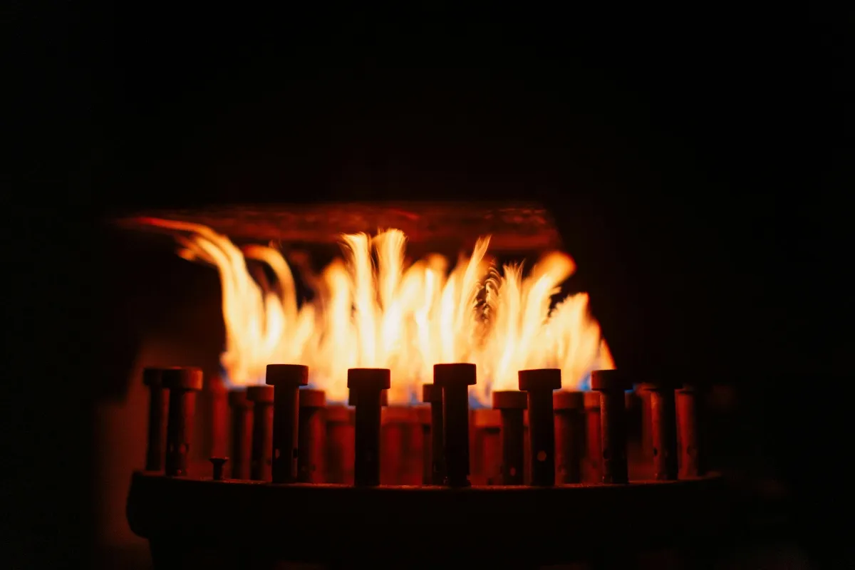 Natural gas treatment with activated carbon